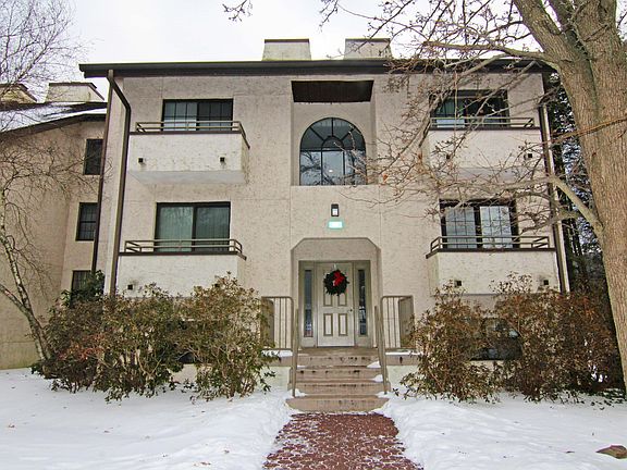 2nd image of 47 Midlake Dr Unit 101