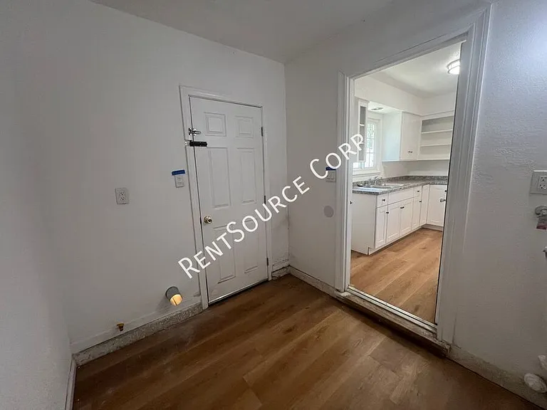 850 Linda Ln — Photo 16