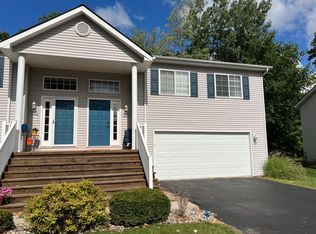 9492 Timber Ridge Dr, Grand Blanc, MI 48439