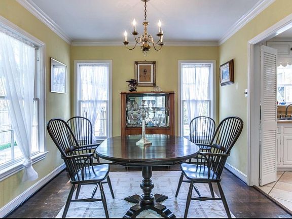 Dining room table available for $350