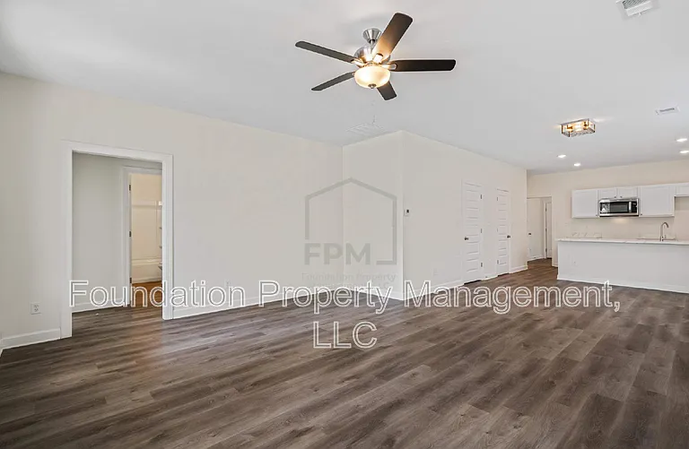 1470 Lyndale Ave — Photo 9