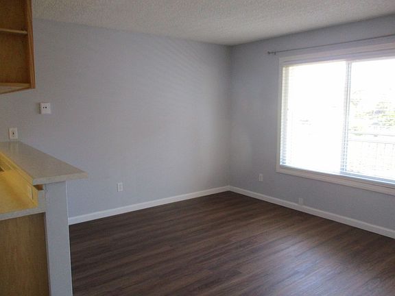 2nd image of 2228 Chatsworth Blvd APT 4