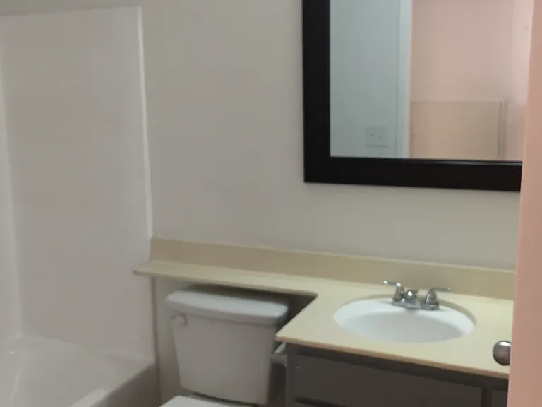 930 Venice Blvd #204 — Photo 10