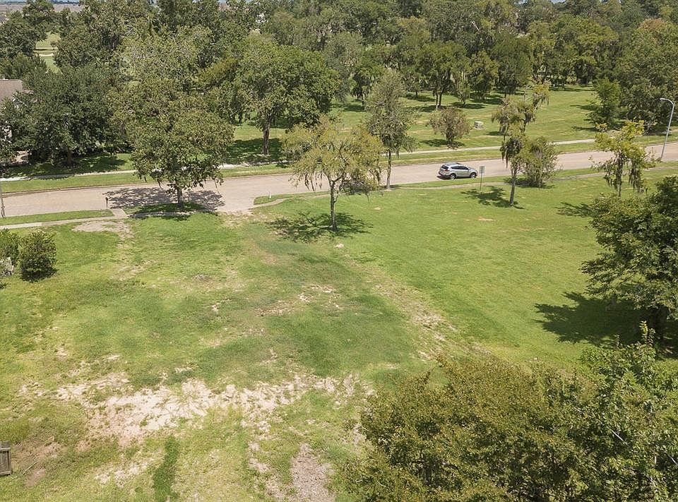 1st image of 2615 Green Tee Dr