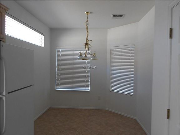 5th image of 561 Cypress Gardens Pl
