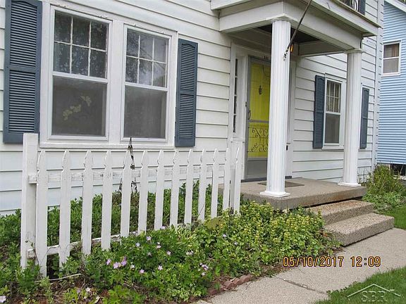 3rd image of 131 Gratiot Ct