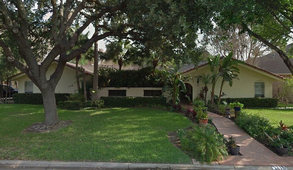 1st image of 216 Ben Hogan Dr