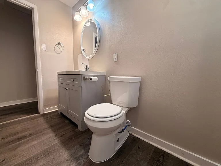 810 Glencrest Ln — Photo 22