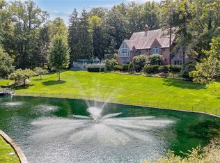 240 Park Rd, Oakwood, OH 45419