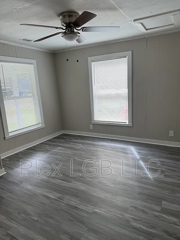 3 bed, 1.0 bath, 973 sqft, $1,125 — Photo 2