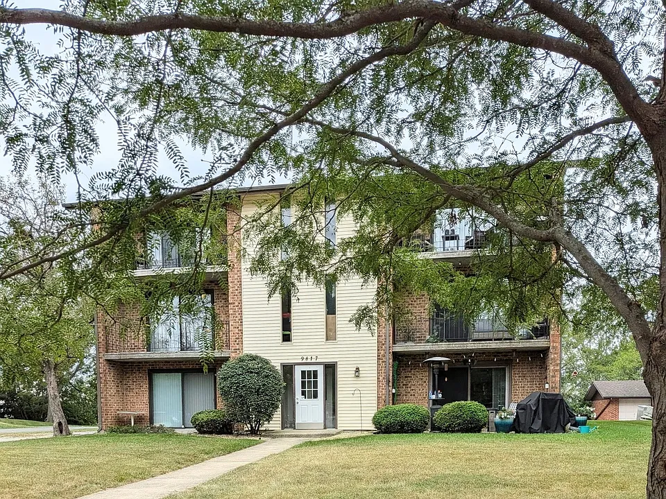 9817 Treetop Dr #1A