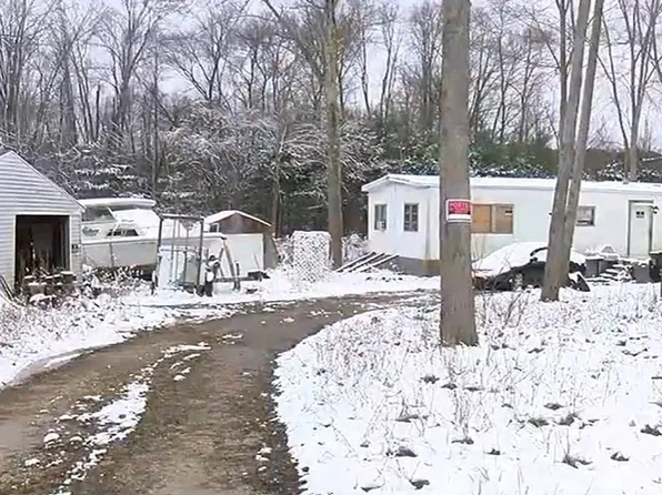 3028 Mill Rd, Dorset, OH 44032