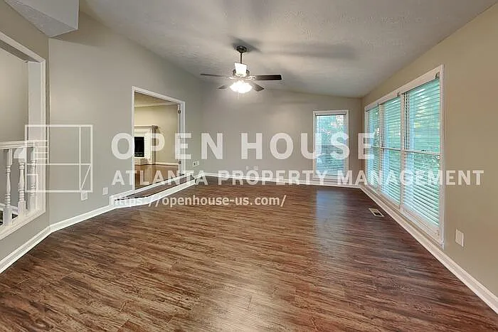 2709 Hawk Dr NE — Photo 15