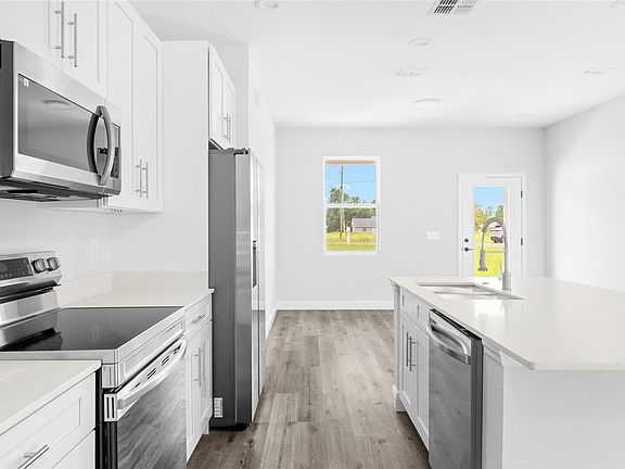 5th image of 22112 Mamaroneck Ave