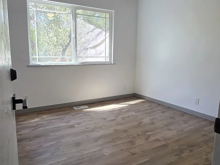 Seven Cedars Pl — Photo 7