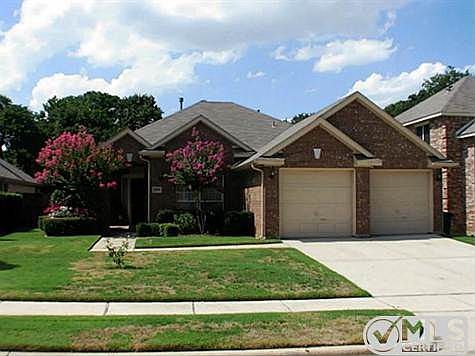 2nd image of 2205 Knob Hill Dr