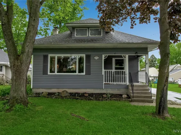 5870 Goodrich Rd, Clarence Center, NY 14032
