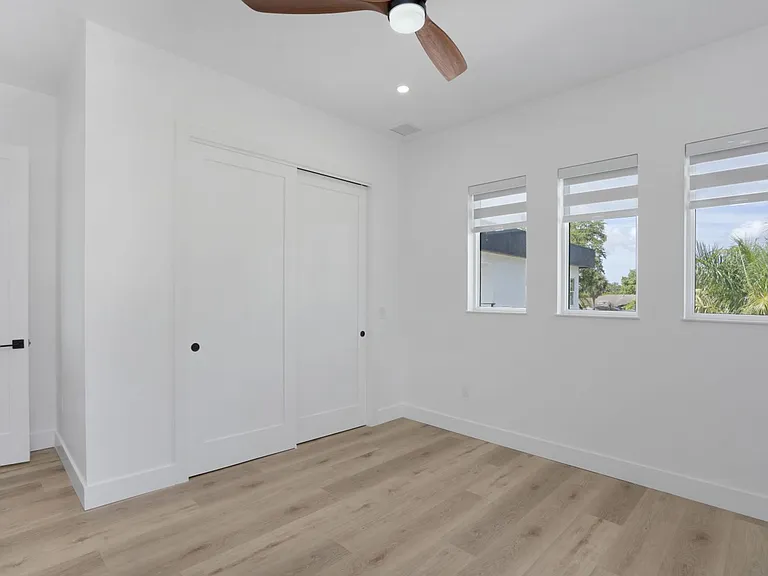 711 Tropical Dr — Photo 43