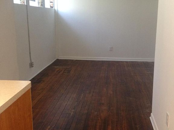 5th image of 1825 College St APT 94