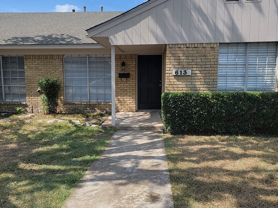 1st image of 613 Woodhaven Pl