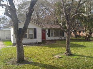 403 N Tinsley St, Angleton, TX 77515