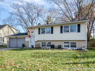 5350 Burgis Ave SE, Kentwood, MI 49508