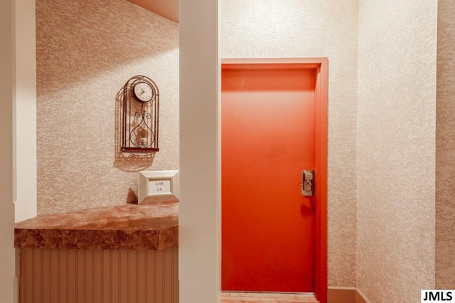 1st image of 109 W Washington Ave APT 18