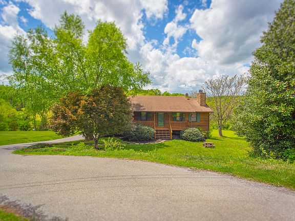 2nd image of 300 Little Mountain Cir