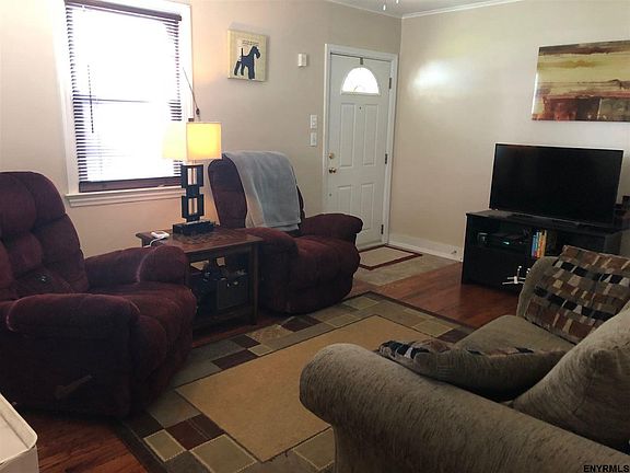 3rd image of 41 Pleasant Ct