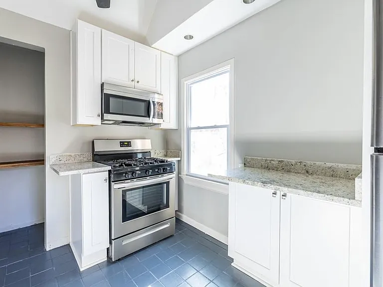 1570 Spring Ln NW #B — Photo 20