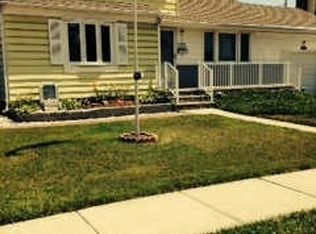 11 Devon Rd, Bethpage, NY 11714