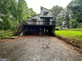 366 Hornets Nest Ct, Charles Town, WV 25414