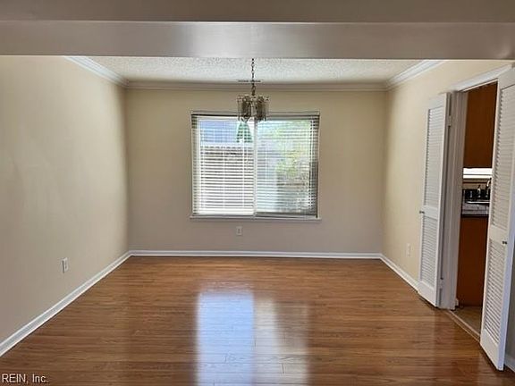 4th image of 1729 Lake Christopher Dr