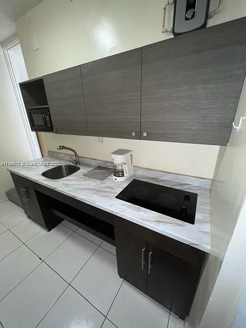 1st image of 880 NE 135th St #3