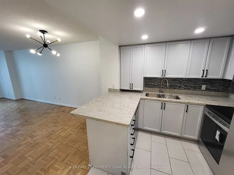 8 Park Rd #1915 — Photo 3