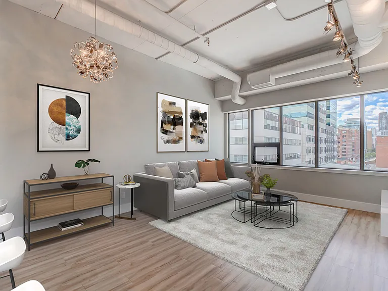 1010 1st St SW — Photo 3