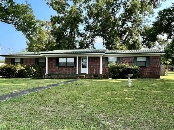 307 Bowden St, Brundidge, AL 36010