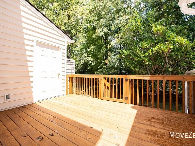 134 Sanair Ct — Photo 2