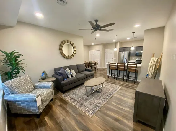 608 Pine Ct, Dickeyville, WI