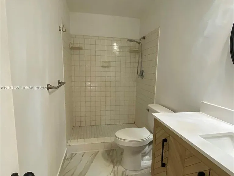 9611 SW 77th Ave #306A — Photo 18