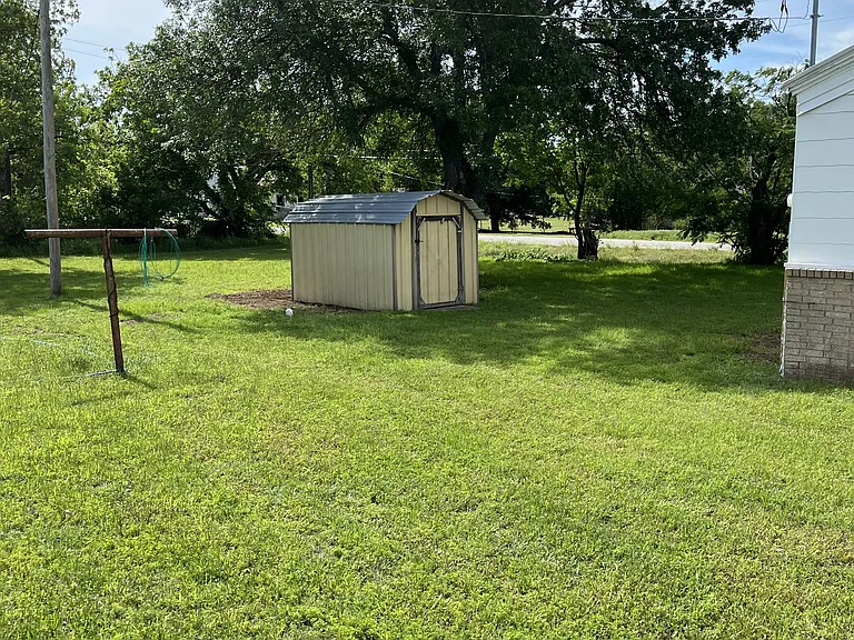 213 Wade St — Photo 3