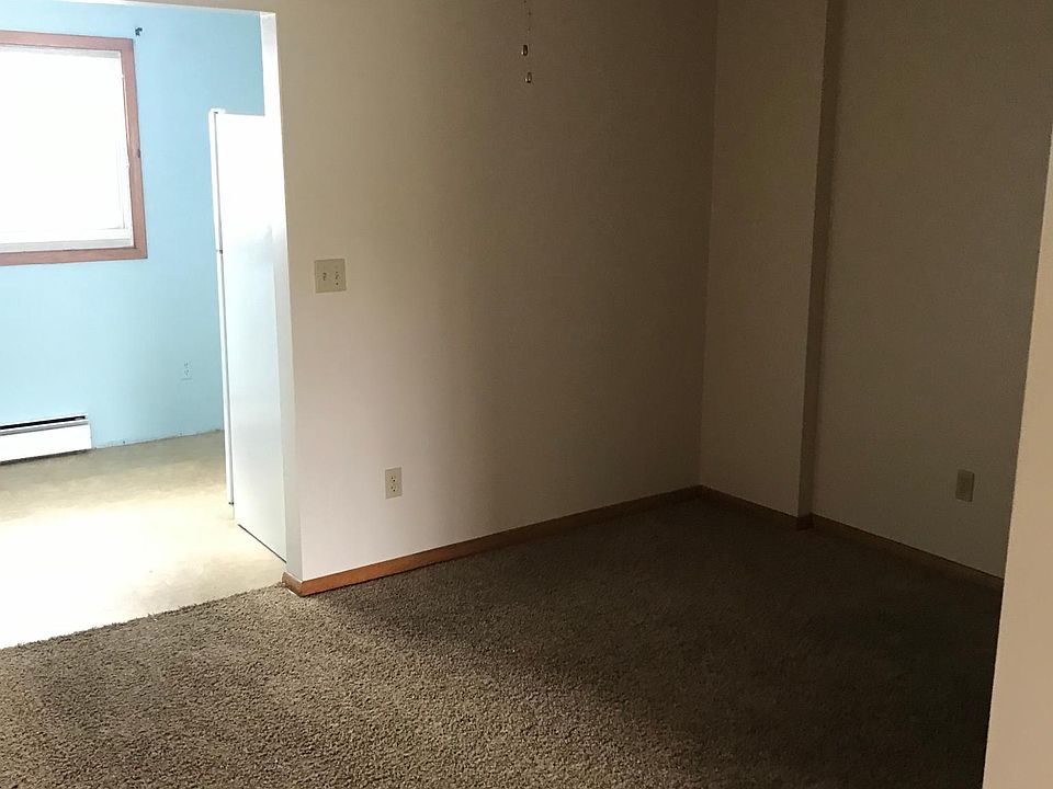 1st image of 1792 W 38th St