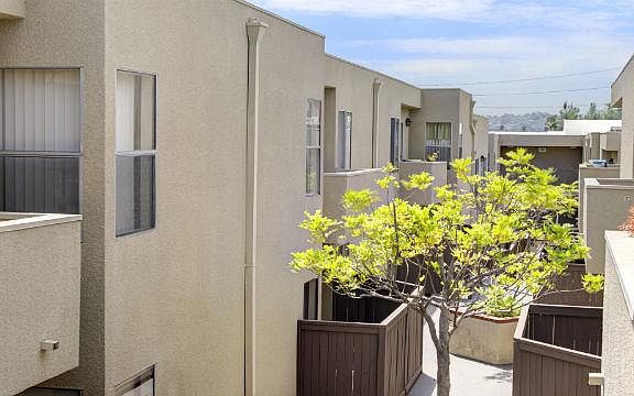 2nd image of 2345 Merton Ave APT 222
