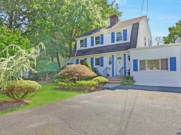 20-06 Radburn Rd, Fair Lawn, NJ 07410