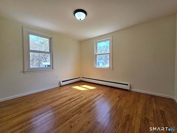 5th image of 140 Willow Street