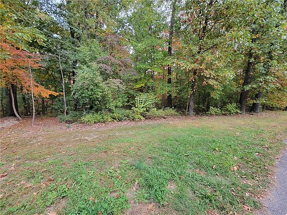 4th image of 8 Shanklin Dr