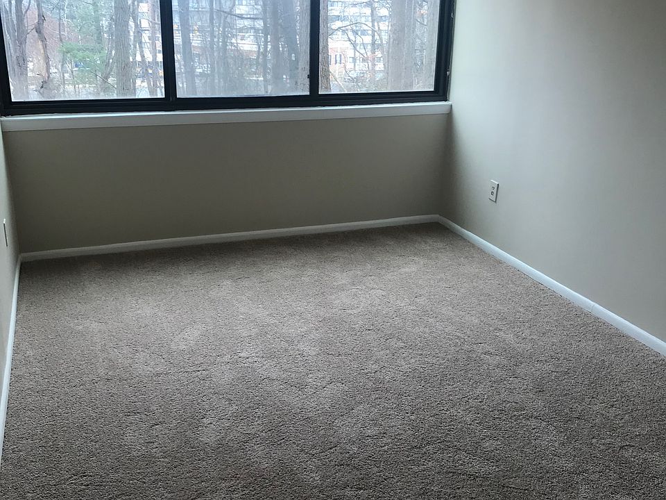 1st image of 4 S Van Dorn St APT 102