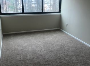 4 S Van Dorn St APT 102, Alexandria, VA 22304