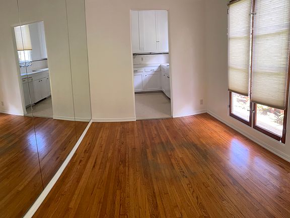 3rd image of 953 17th St #B