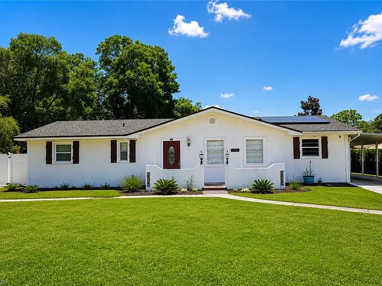 655 SW Pointview Rd — Photo 3